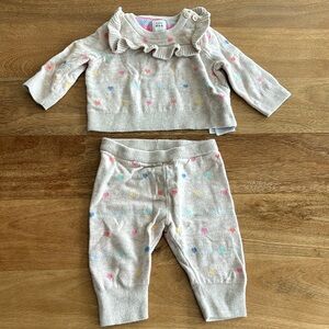 Gap hearts sweater set 0-3M